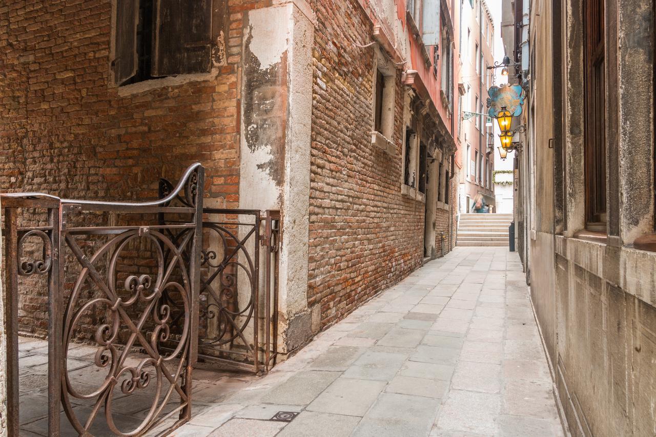 La Fenice Double Canal View Veneza Exterior foto