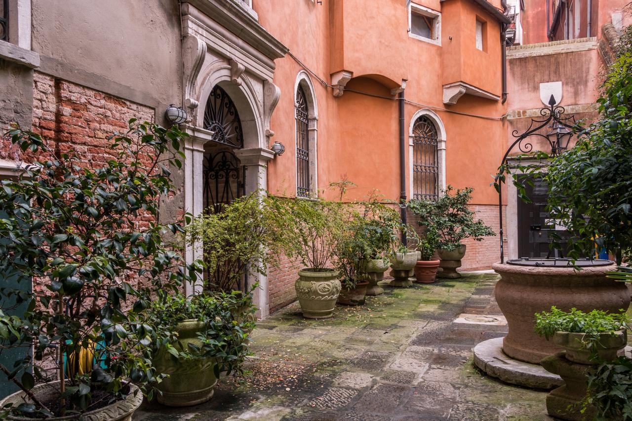 La Fenice Double Canal View Veneza Exterior foto